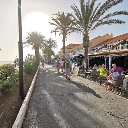 Home2book Vibrant Americas Apt, Pool Retreat *