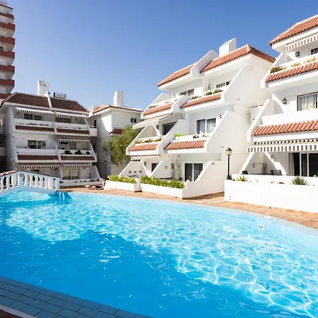 Home2book Vibrant Americas Apt, Pool Retreat *