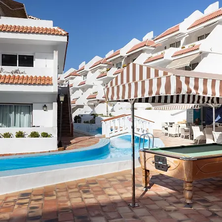 Home2book Vibrant Americas Apt, Pool Retreat *