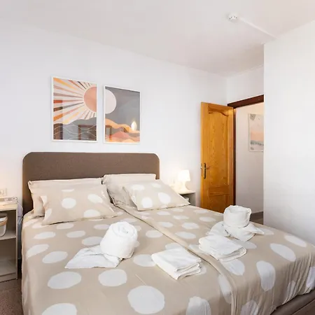Home2book Vibrant Americas Apt, Pool Retreat 阿罗纳