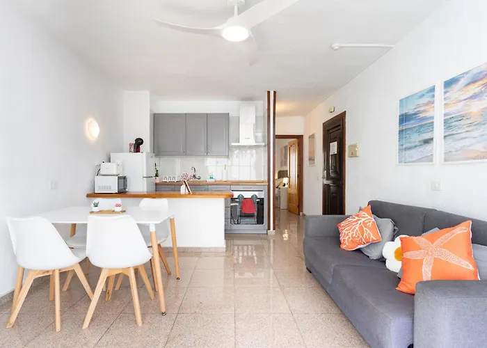 Home2book Vibrant Americas Apt, Pool Retreat Apartment