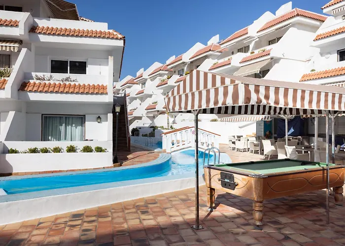 Home2book Vibrant Americas Apt, Pool Retreat *